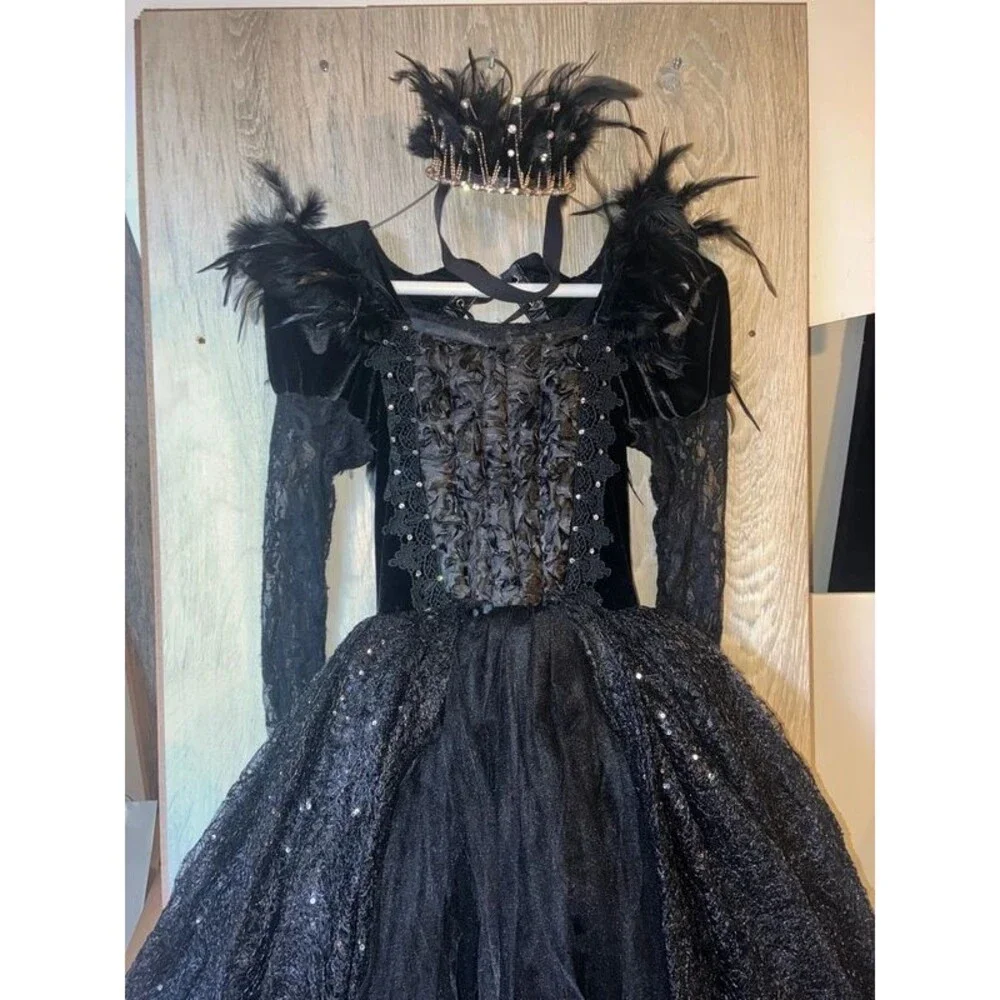 Girls Vampire Queen costume Large 10-12yrs